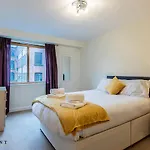 Onpoint Apartments - 2 Bedroom Apartment In Superb Location!