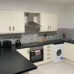 Smart 1 Bed Apartment With Sofa Bed