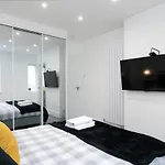 Nottingham Top Serviced Home - Chayil Experts