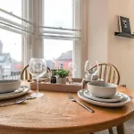 Spacious City Centre Lace Market Apartment