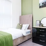 4 Bed House, Ng7 - Spacious&Stylish - Free Parking