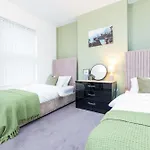 4 Bed House, Ng7 - Spacious&Stylish - Free Parking