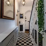 The Church House - 3 Bedroom House + Free Parking