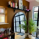 2-Bedroom Home In The Heart Of West Bridgford