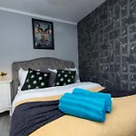 Free Parking 3 Bedroom House In Nottingham
