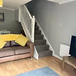 Claygate Place - Entire 2 Bed House, Off Street Parking - Perfect For Holiday Breaks Or Contractors