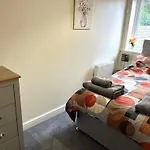 Claygate Place - Entire 2 Bed House, Off Street Parking - Perfect For Holiday Breaks Or Contractors