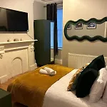 Flat 1