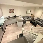 Modern Comfort In Nottingham City Centre