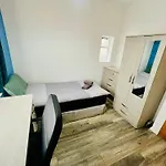 10 Sandrigham Single Room Near Foot Ball Stadium