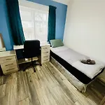10 Sandrigham Single Room Near Foot Ball Stadium