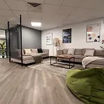 Cosy And Bright Studios At Hydrogen