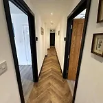 Nottingham Private Room En-Suite Bath For Solo #4