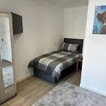 Nottingham Private Room En-Suite Bath For Solo #4