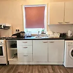 3Br-5Guests-Parking-Netflix-10Mincentralnottingham
