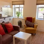 5 Sun Inn Apartments