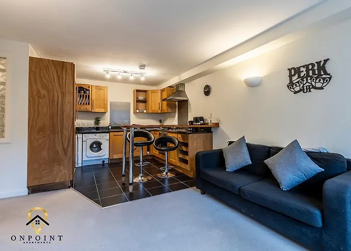 Onpoint Apartments - 2 Bedroom Apartment In Superb Location!