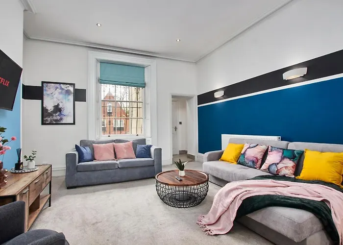 Comfy 2 Bedroom Home In Nottingham