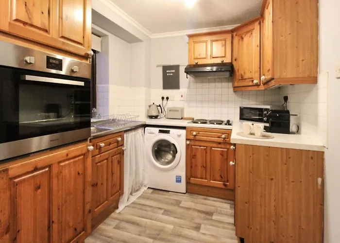 Comfortable 2 Bedroom House With Free Parking