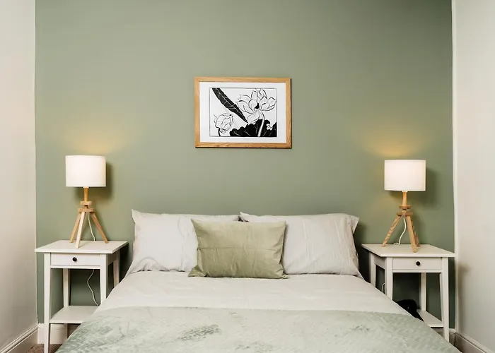 Alice\'S Central Stay: Parking + Close To The Motor Point Arena