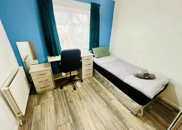 10 Sandrigham Single Room Near Foot Ball Stadium