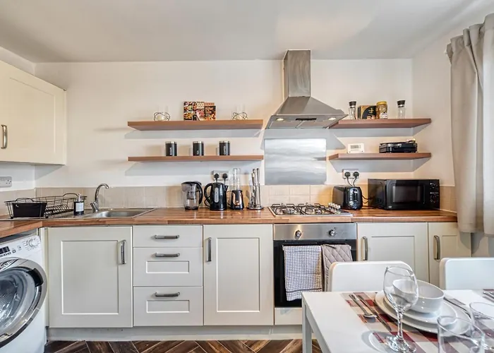 Central Nottingham 3 Bed House With Driveway
