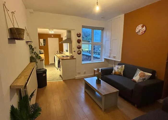 5 Bed Home At City Hub Studios