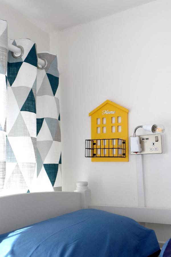 Midtown Hostel *