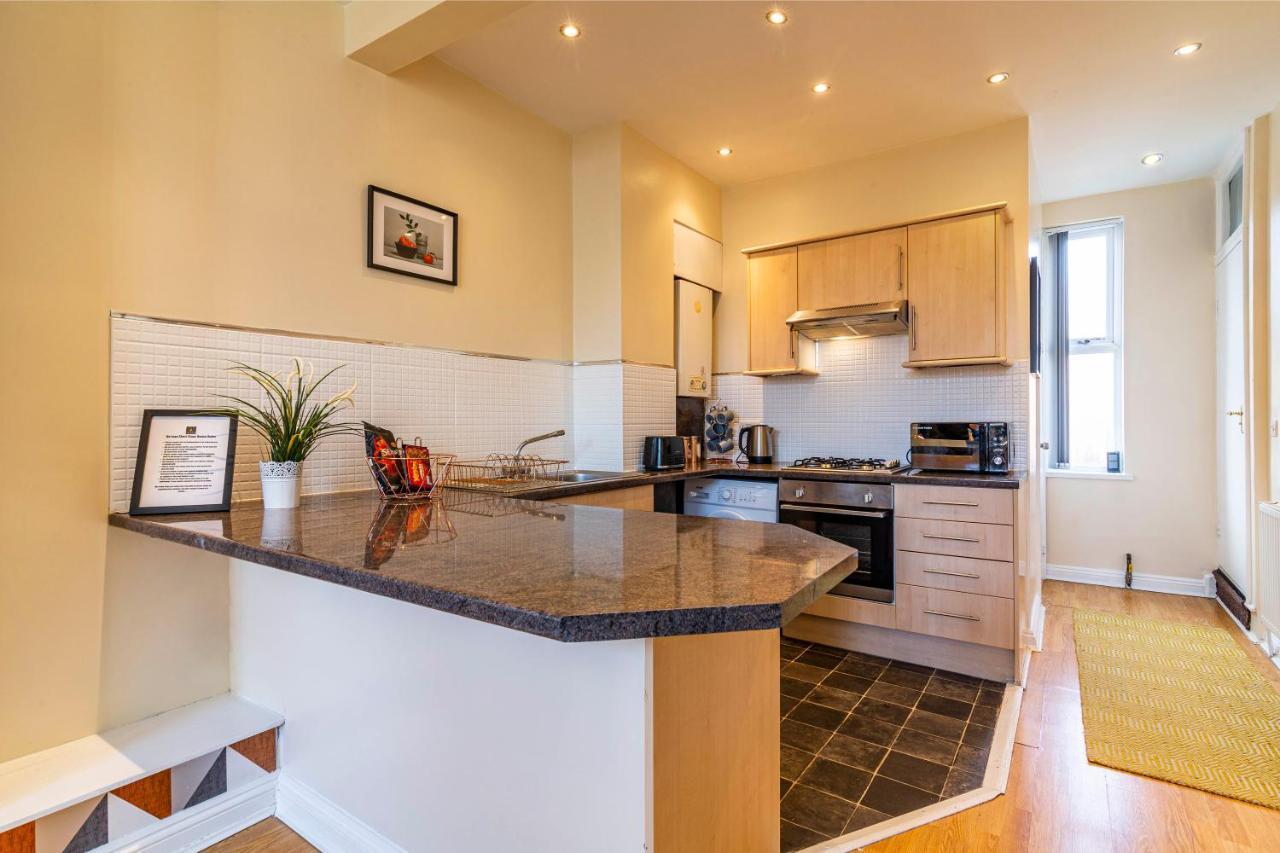 De Luxe Short Stay-sports Ground View Apartment