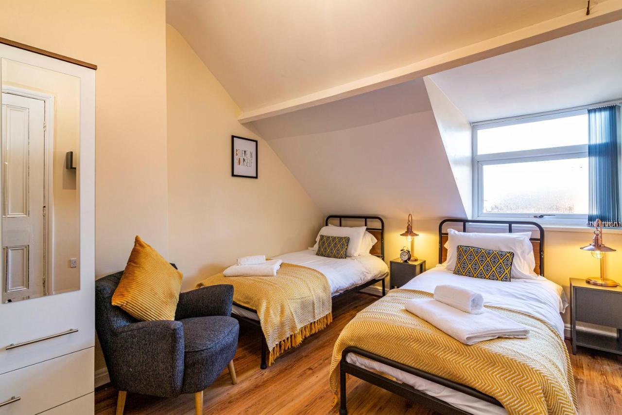 De Luxe Short Stay-sports Ground View Apartment *