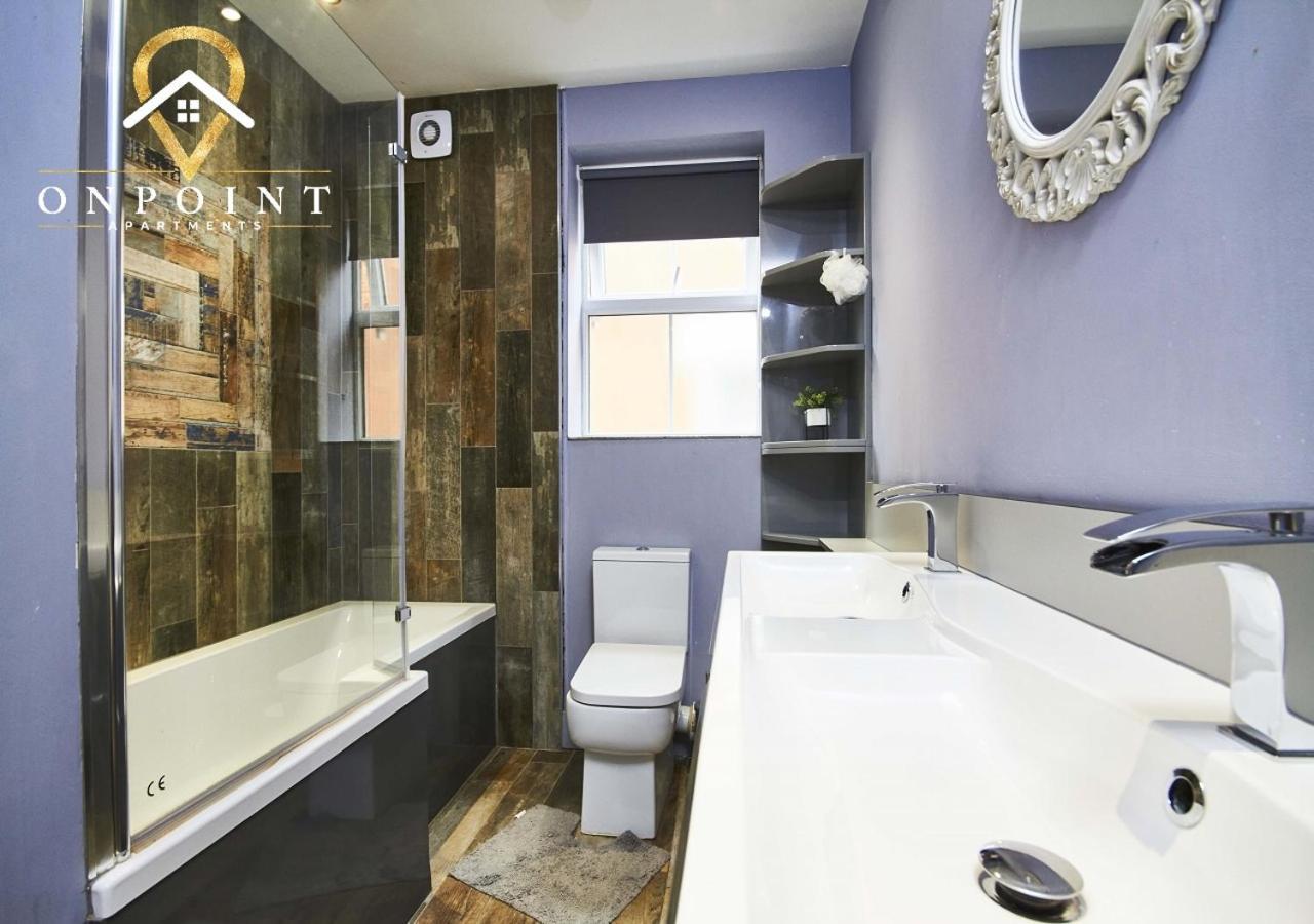 Holiday home Onpoint Apartments-large House Near Centre With Bar!