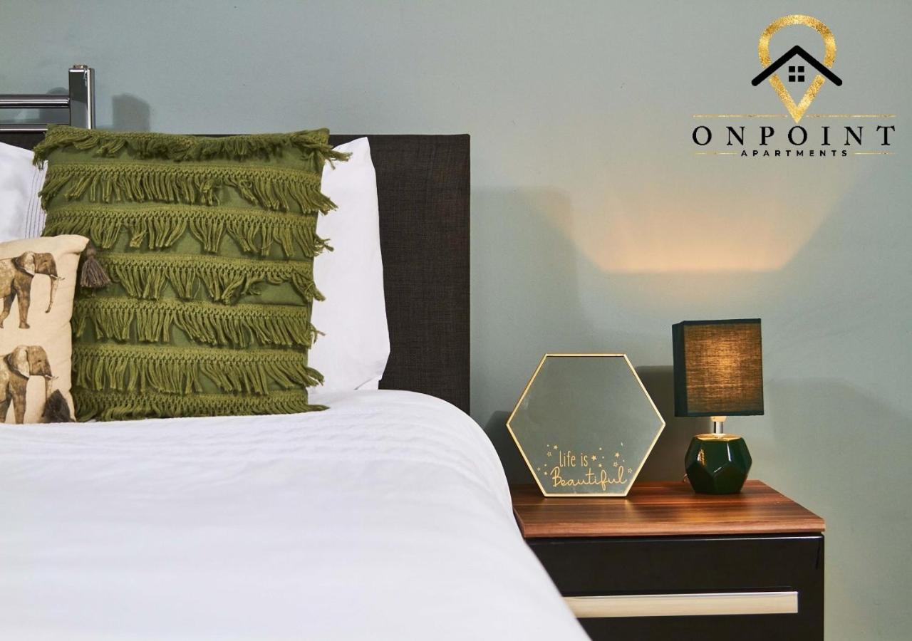Holiday home Onpoint Apartments-large House Near Centre With Bar!