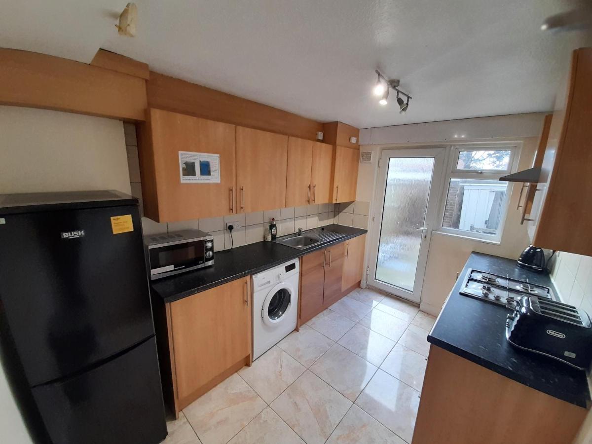 Kingswood House Apartment