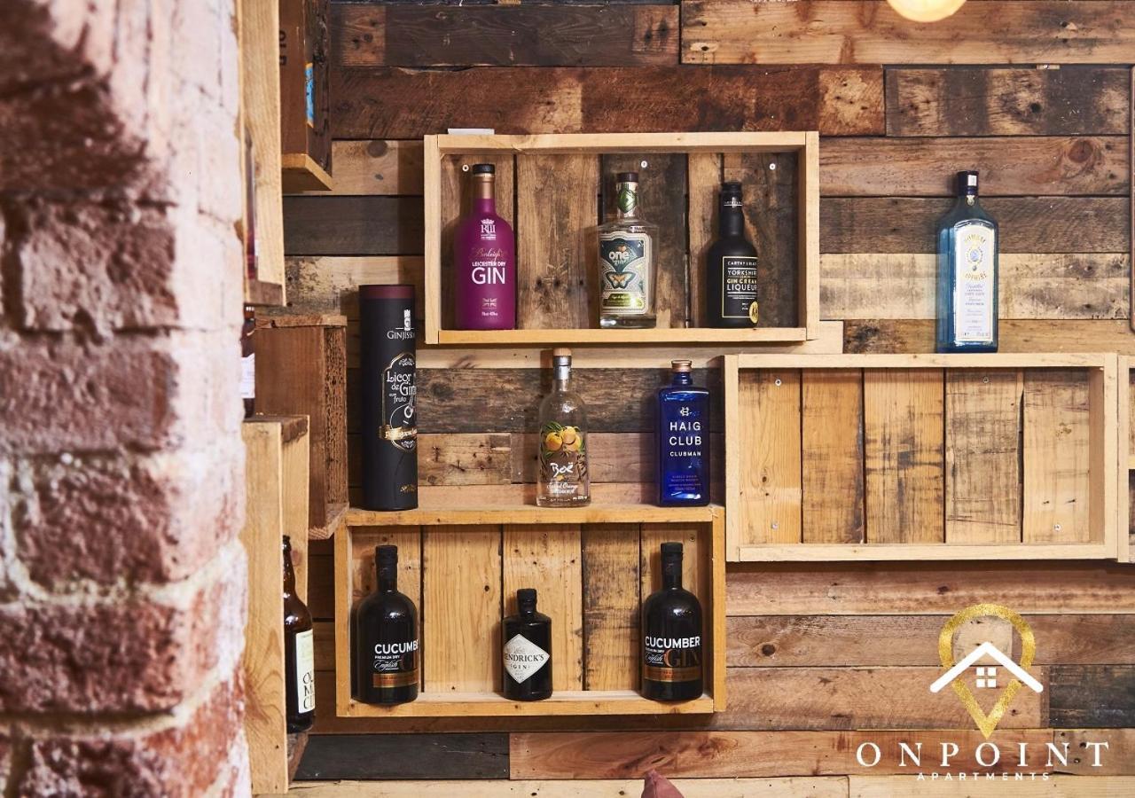 Onpoint Apartments-large House Near Centre With Bar! Holiday home *
