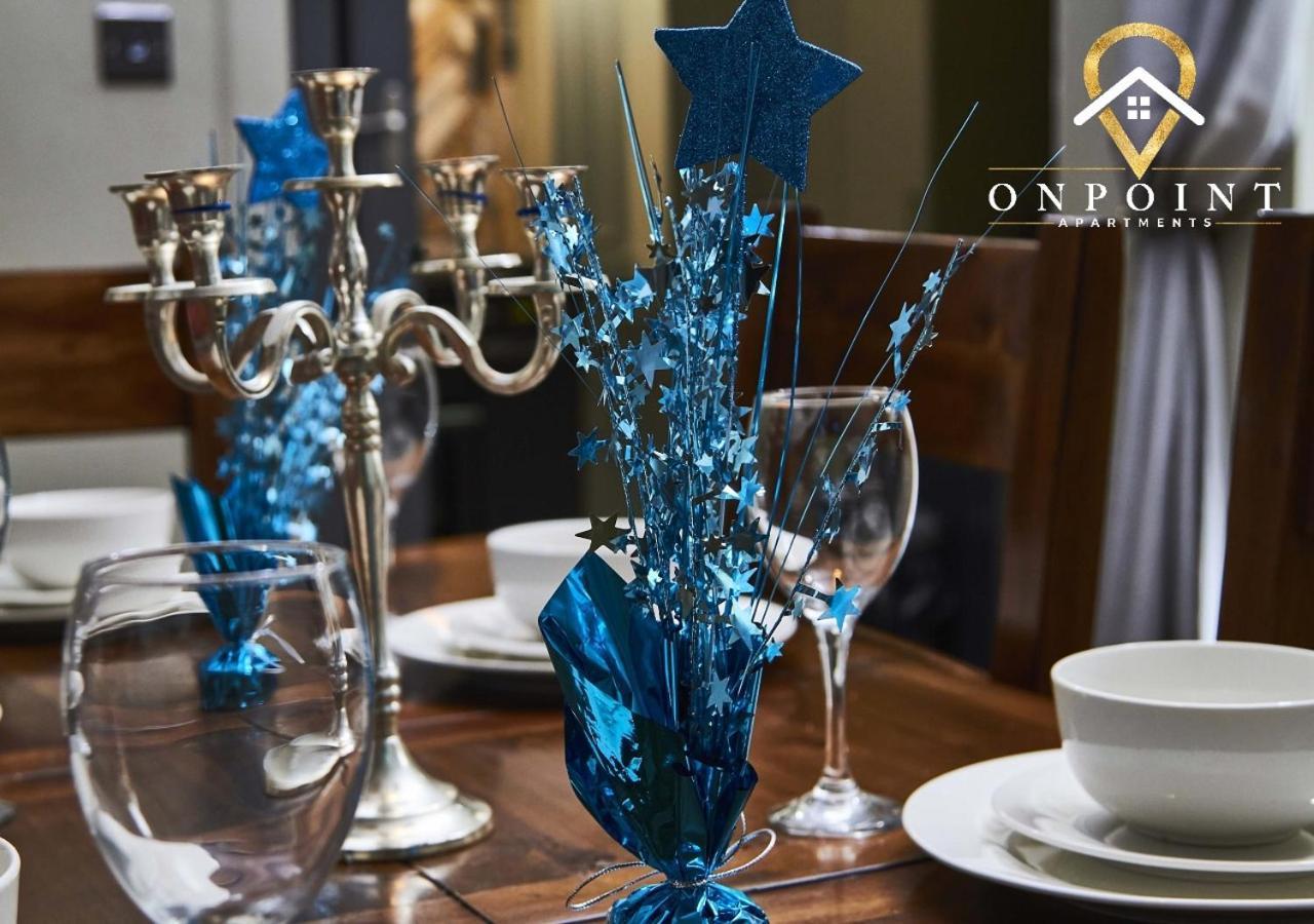 Onpoint Apartments-large House Near Centre With Bar! Holiday home Nottingham