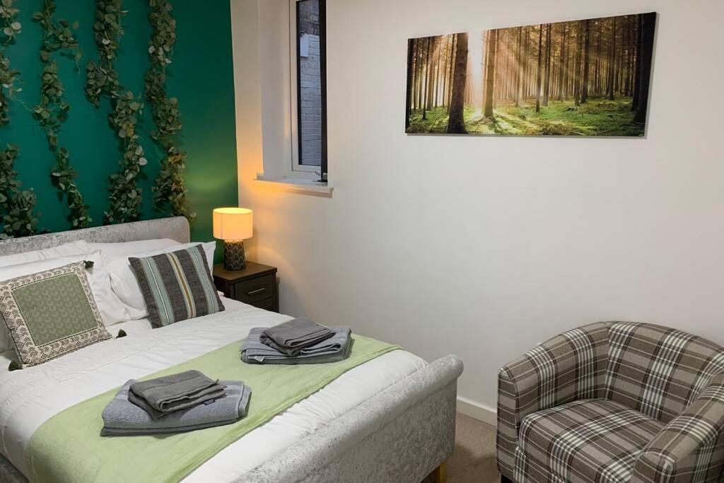 Apartment Smart 1 Bed With Sofa Bed *