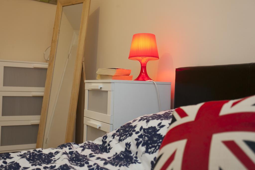 Victoria Centre Apartments: Shopping Hub With 24/7 Access Apartment Nottingham