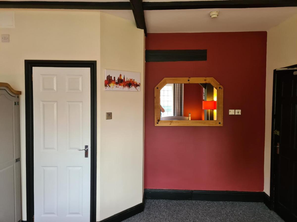 Tudor Guest house 3*