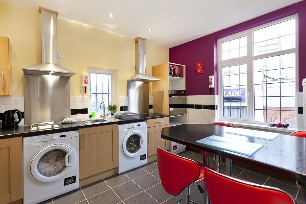 Apartment Victoria Centre Apartments: Shopping Hub With 24/7 Access *