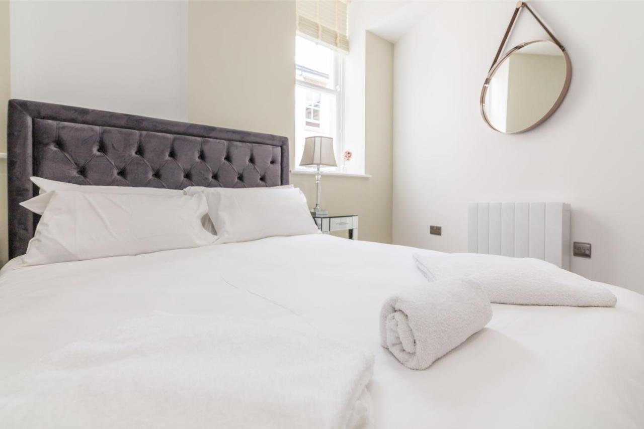Apartment Houndsgate Court,