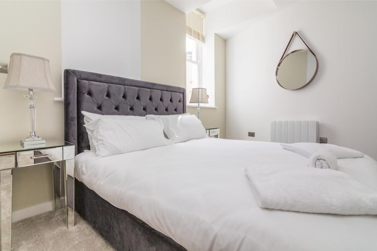 Houndsgate Court, Apartment