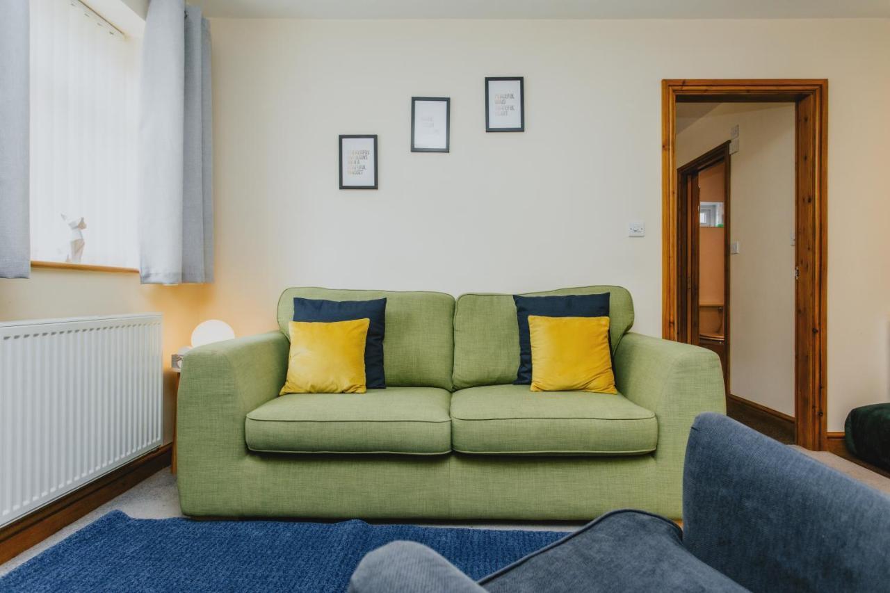 Apartment From 1 King Size Bed Near Hospital & Tennis *