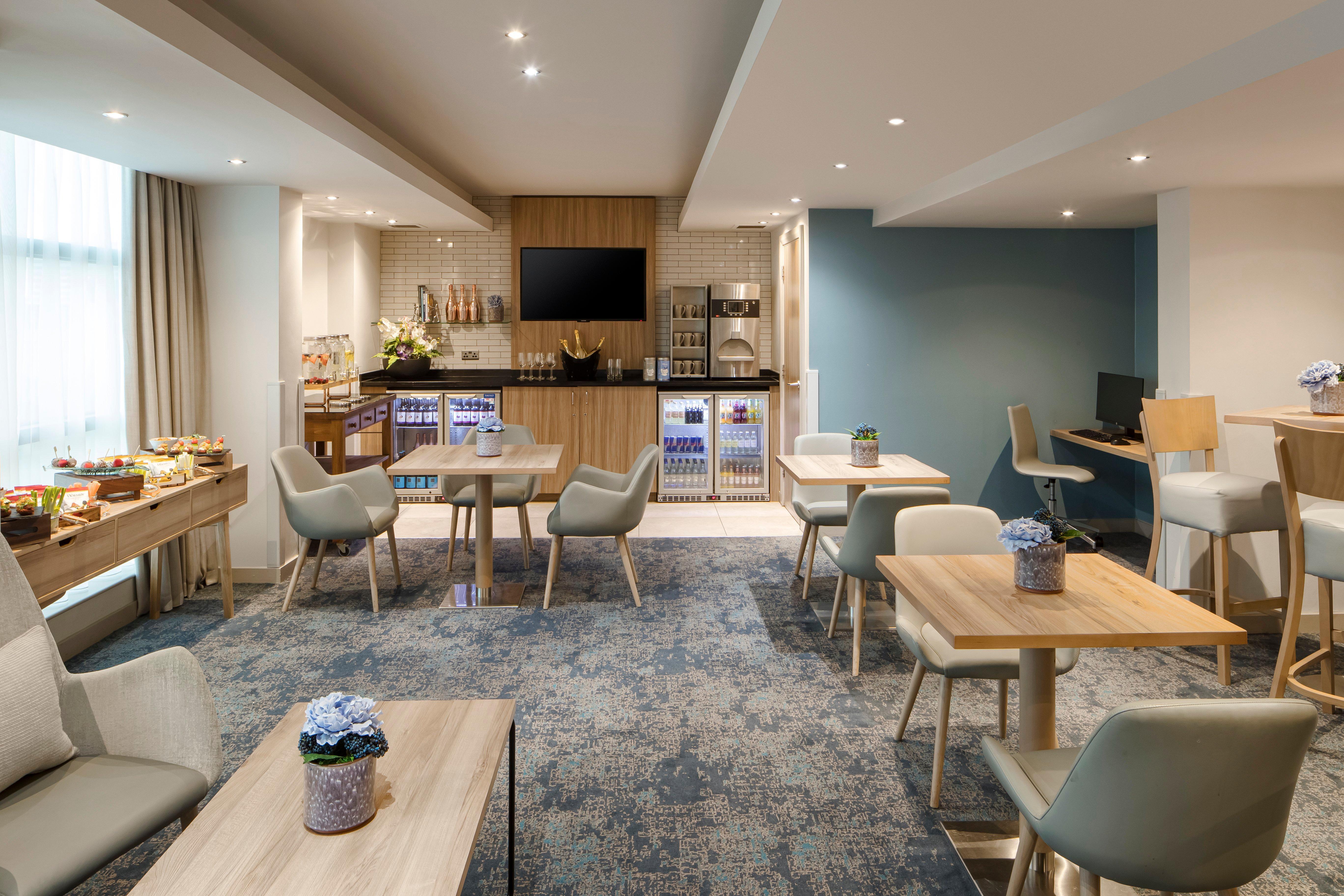 Crowne Plaza By Ihg Hotel