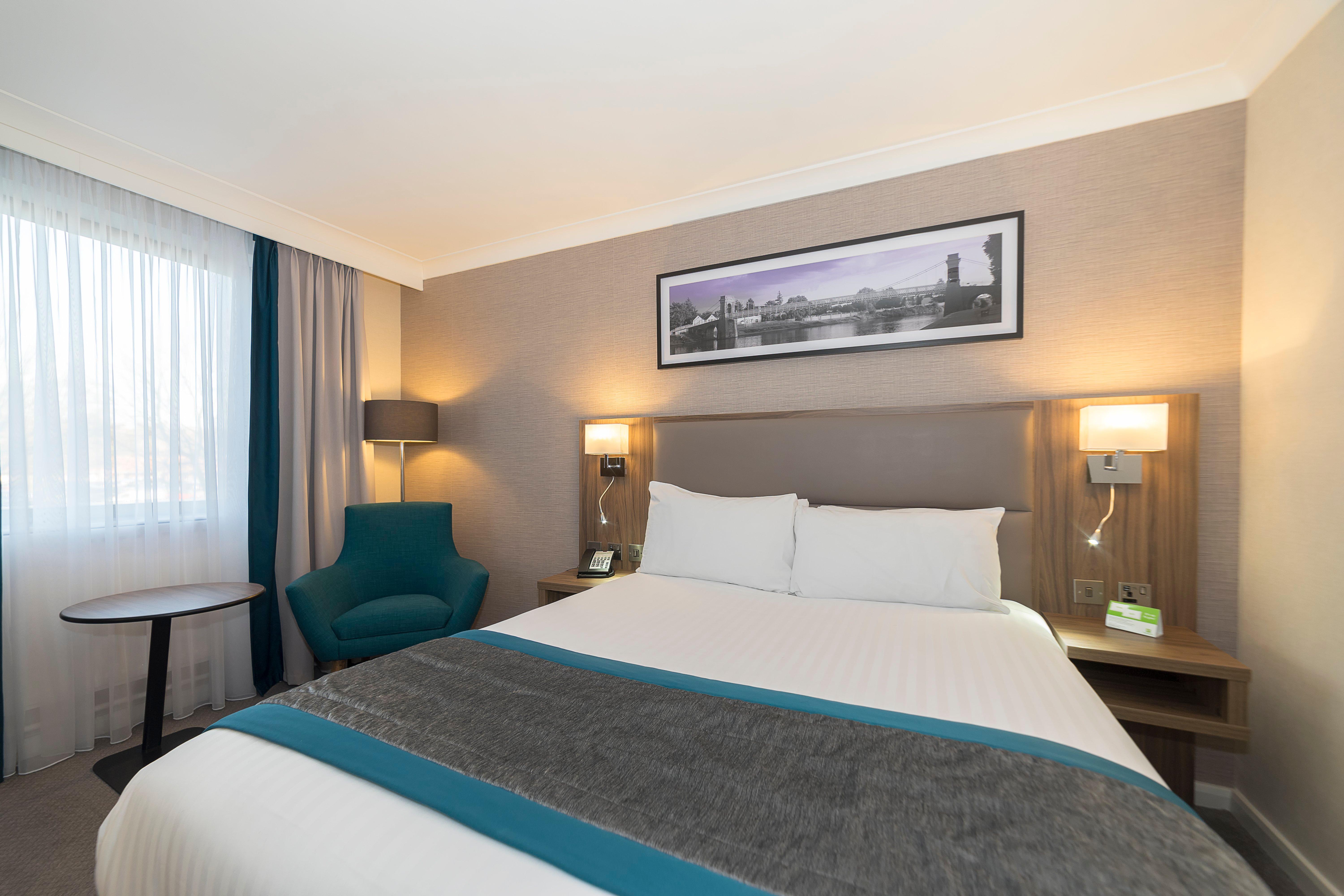 By Ihg 4*