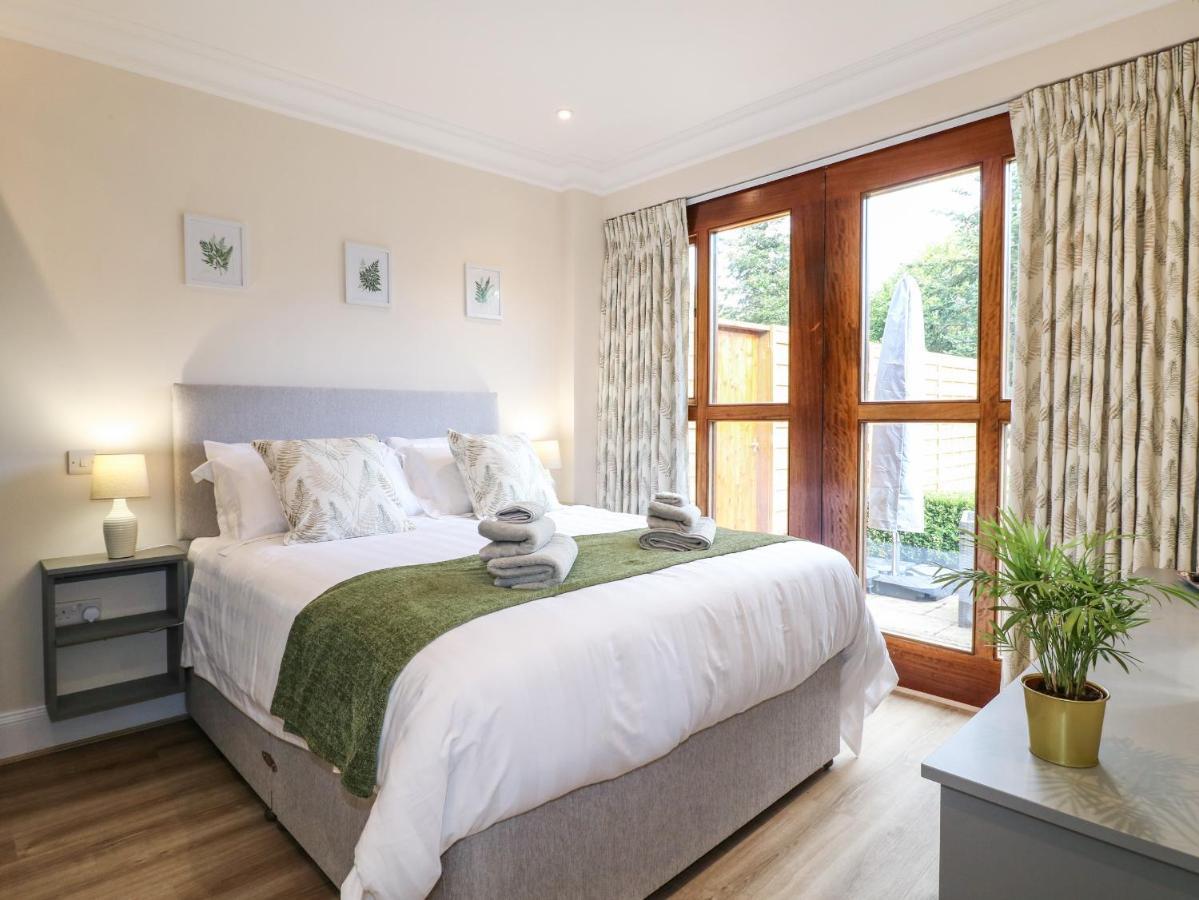Avenue Croft * Nottingham
