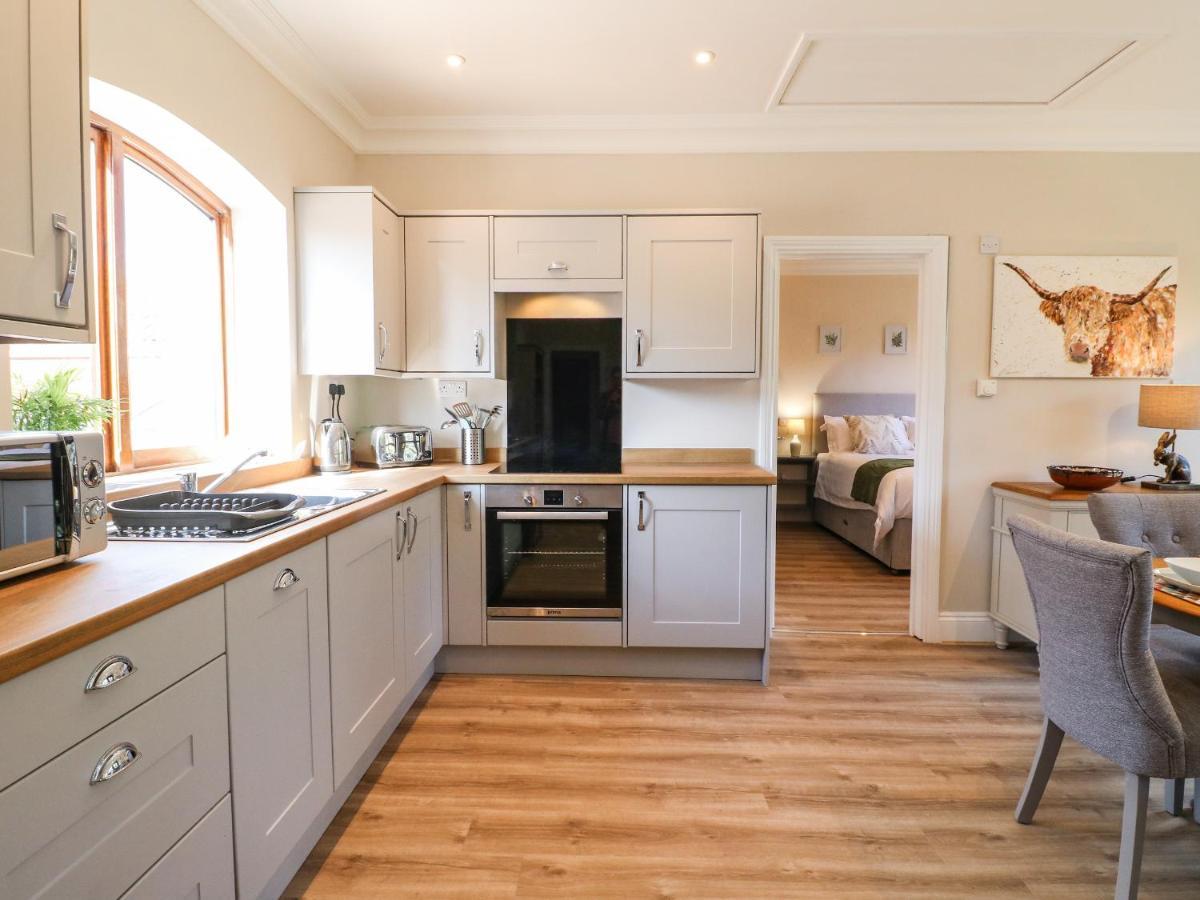 Avenue Croft * Nottingham