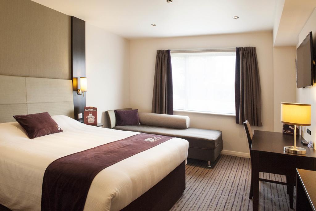 Premier Hotel