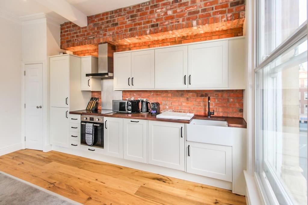 Spacious City Centre Lace Market Apartment Nottingham