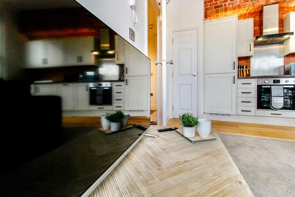 Spacious City Centre Lace Market Apartment