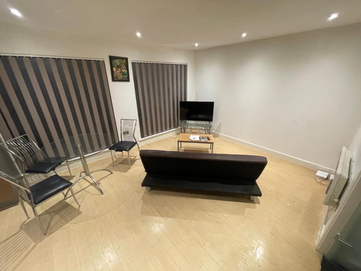 1 Bedroom Flat - Lace Market Apartment *